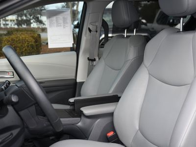 2023 Toyota Sienna - Photo 12