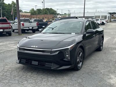 2025 Kia K4 - Photo 3