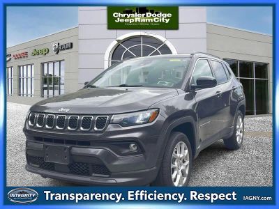 2023 Jeep Compass Latitude Lux FWD in Granite Crystal Metallic Clearcoat — front three-quarter view