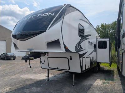 2021 Grand Design Reflection — front three-quarter view