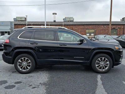 2019 Jeep Cherokee — interior view