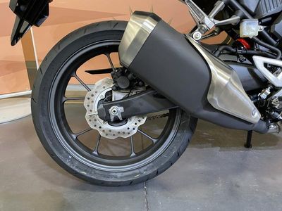 2025 Honda CB300R - Photo 13