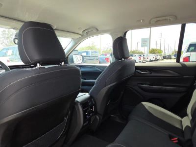2024 Jeep Grand Cherokee — photo 19 view