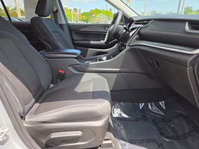2024 Jeep Grand Cherokee — photo 10 view