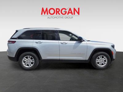 2024 Jeep Grand Cherokee — side profile view