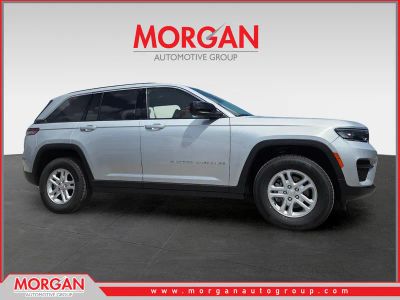 2024 Jeep Grand Cherokee Laredo in Silver — front three-quarter view