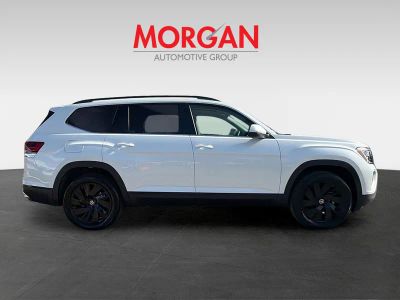 2026 Volkswagen Atlas — side profile view