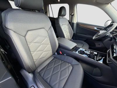2026 Volkswagen Atlas — photo 14 view