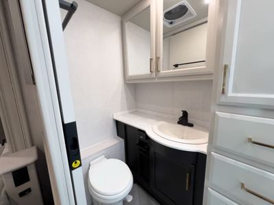 2026 Fleetwood BOUNDER - Photo 20