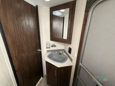2019 Forest River RV Cherokee — photo 27 view