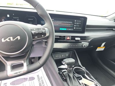 2026 Kia K5 — photo 13 view