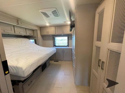 2023 Thor Motor Coach Inception - Photo 28