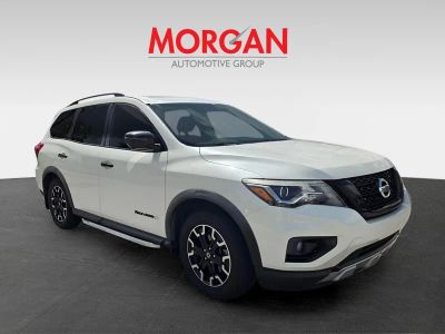 2020 Nissan Pathfinder — side profile view