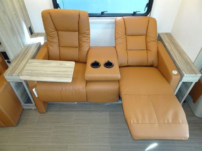 2026 Winnebago NAVION - Photo 7