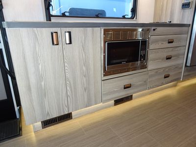2026 Winnebago NAVION - Photo 17