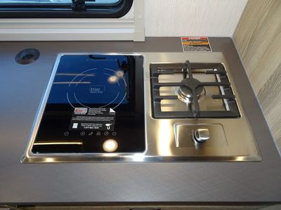 2026 Winnebago NAVION - Photo 16