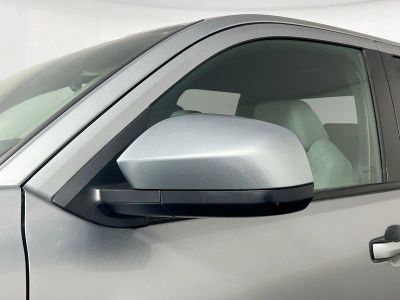 2025 Toyota Tacoma — photo 10 view