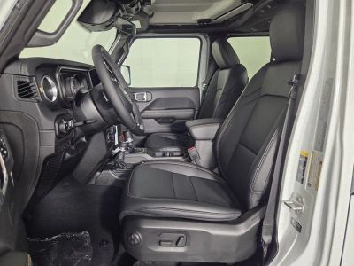 2026 Jeep Gladiator — photo 9 view