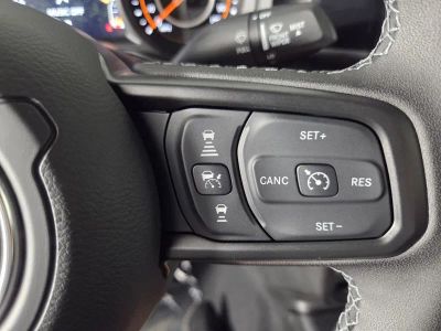 2026 Jeep Gladiator — photo 13 view