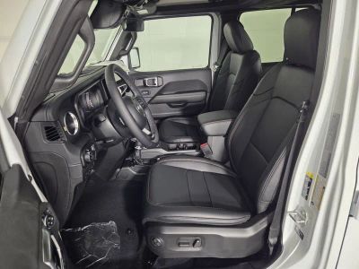 2026 Jeep Gladiator — photo 8 view