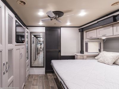2023 Thor Motor Coach Venetian B42 - Photo 34
