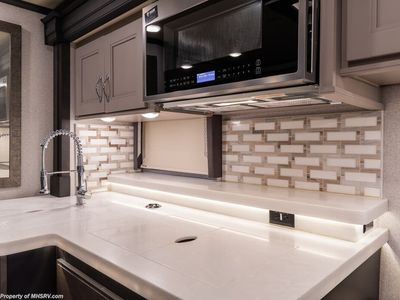 2023 Thor Motor Coach Venetian B42 - Photo 16