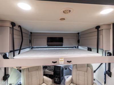 2023 Thor Motor Coach Venetian B42 - Photo 5