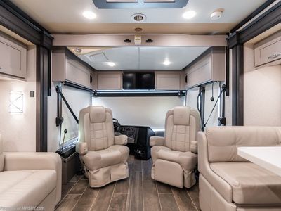 2023 Thor Motor Coach Venetian B42 - Photo 3