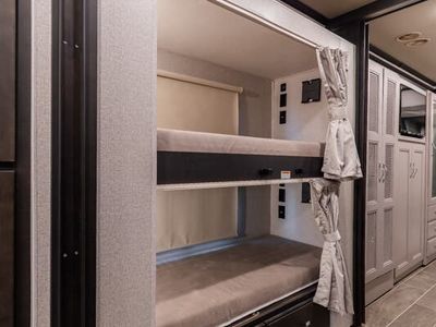 2023 Thor Motor Coach Venetian B42 - Photo 26