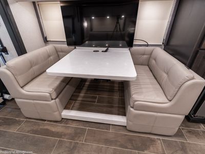 2023 Thor Motor Coach Venetian B42 - Photo 11