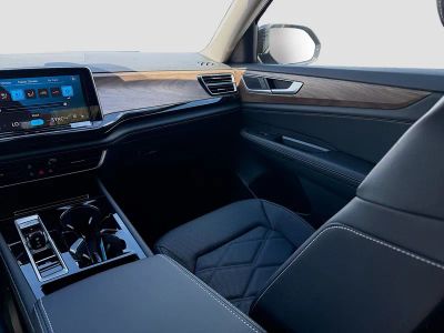 2026 Volkswagen Atlas — photo 18 view