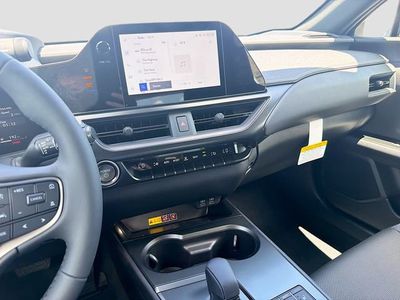 2026 Lexus UX - Photo 27