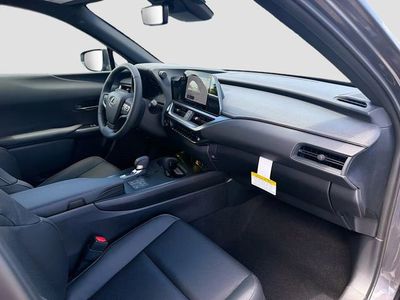 2026 Lexus UX - Photo 14
