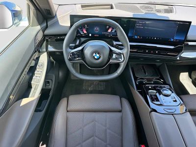 2025 BMW 5 Series — photo 19 view
