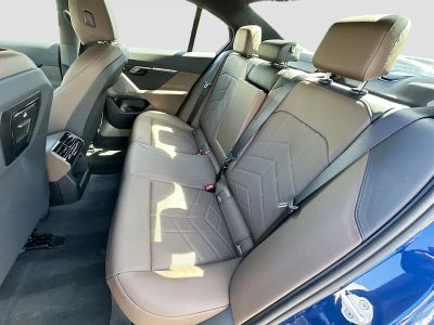 2025 BMW 5 Series — photo 21 view