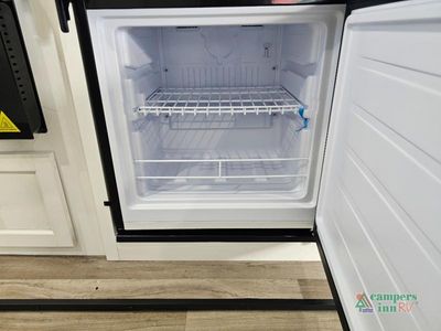 2025 Venture RV Stratus - Photo 27