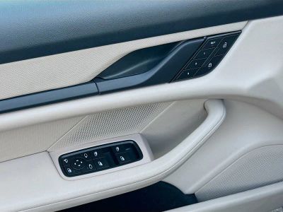 2022 Porsche Taycan — photo 22 view