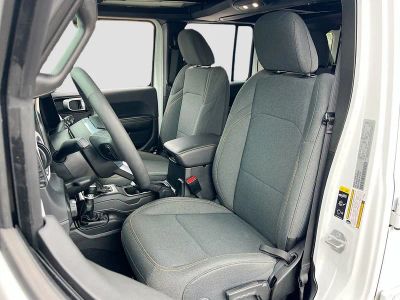 2025 Jeep Wrangler — photo 20 view