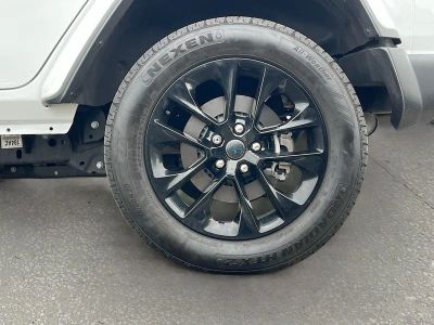 2025 Jeep Wrangler — photo 28 view