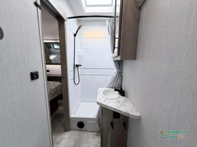 2023 Grand Design Momentum G-Class — photo 17 view