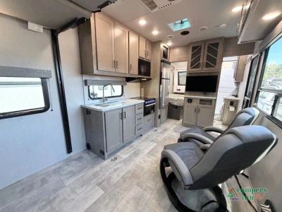 2023 Grand Design Momentum G-Class — photo 14 view