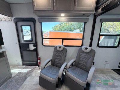 2023 Grand Design Momentum G-Class — photo 11 view