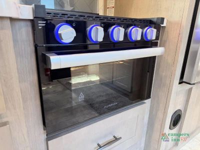 2023 Grand Design Momentum G-Class — photo 25 view