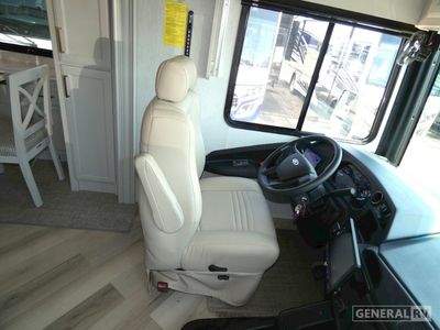 2026 Fleetwood Bounder - Photo 8