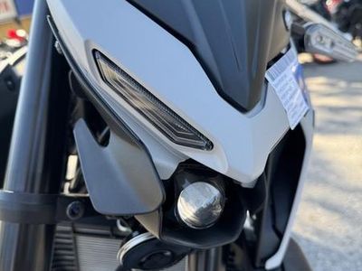 2025 Yamaha MT-03 - Photo 12