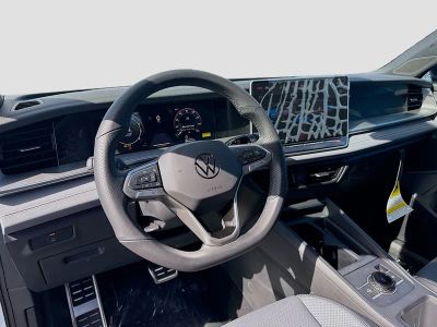 2026 Volkswagen Tiguan — photo 9 view