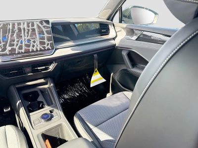 2026 Volkswagen Tiguan — photo 18 view