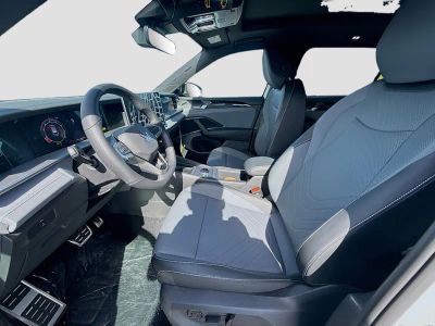 2026 Volkswagen Tiguan — photo 16 view