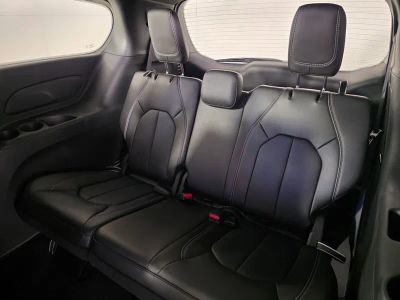 2026 Chrysler Pacifica — photo 17 view
