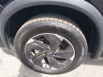 2024 Nissan Rogue — photo 10 view